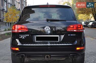 Внедорожник / Кроссовер Volkswagen Touareg 2011 в 