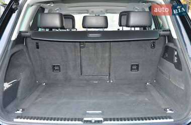 Внедорожник / Кроссовер Volkswagen Touareg 2011 в 