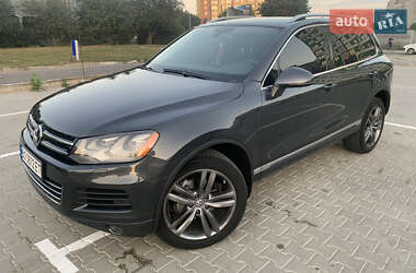 Внедорожник / Кроссовер Volkswagen Touareg 2011 в Тернополе