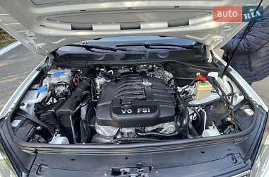 Внедорожник / Кроссовер Volkswagen Touareg 2015 в 