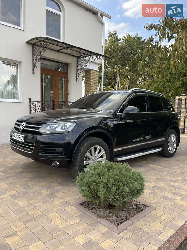 Позашляховик / Кросовер Volkswagen Touareg 2010 в Вінниці