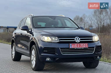 Внедорожник / Кроссовер Volkswagen Touareg 2011 в Ровно