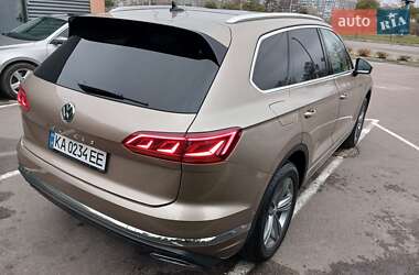 Внедорожник / Кроссовер Volkswagen Touareg 2018 в Киеве