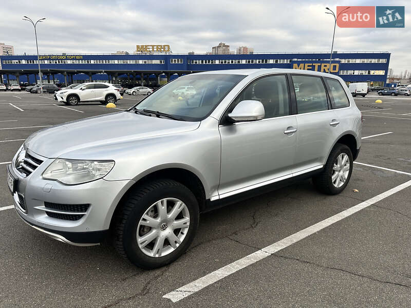Внедорожник / Кроссовер Volkswagen Touareg 2009 в Киеве