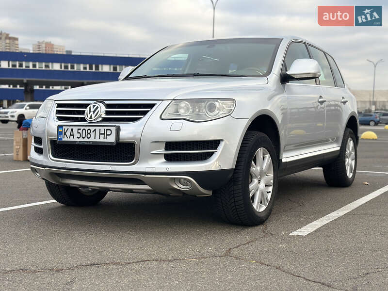 Внедорожник / Кроссовер Volkswagen Touareg 2009 в Киеве
