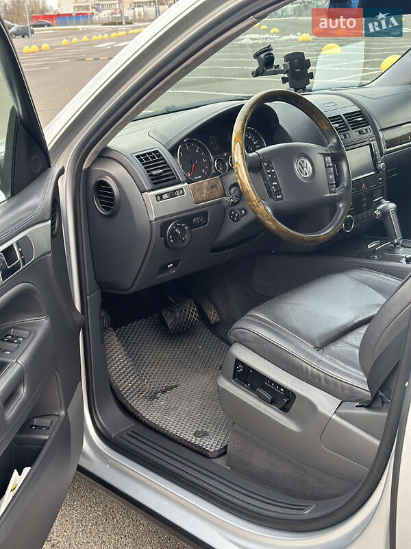 Внедорожник / Кроссовер Volkswagen Touareg 2009 в Киеве
