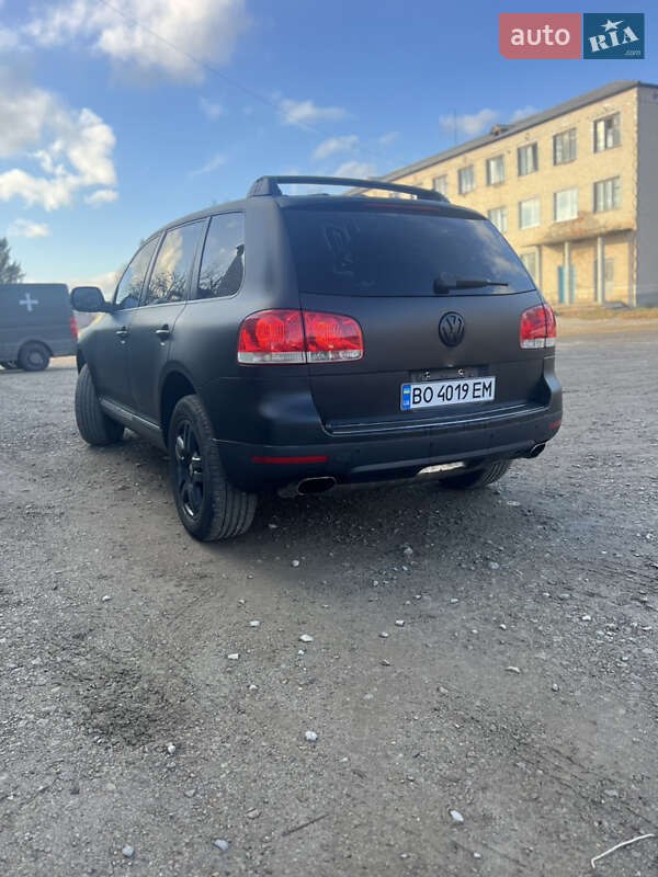 Внедорожник / Кроссовер Volkswagen Touareg 2005 в Каменец-Подольском