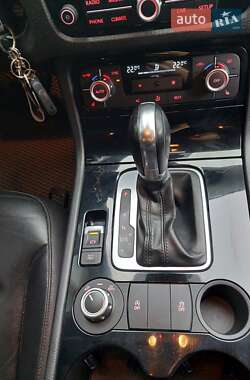 Внедорожник / Кроссовер Volkswagen Touareg 2012 в 