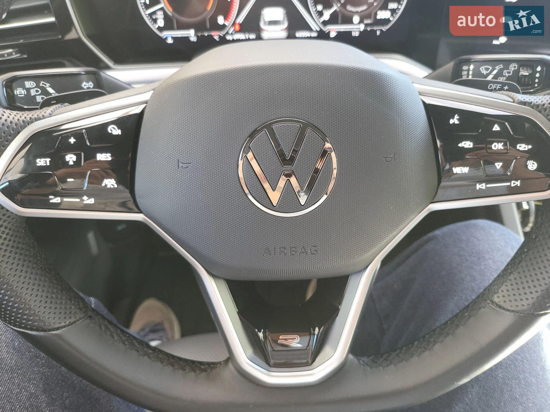 2022 Volkswagen Touareg - мініатюра 24