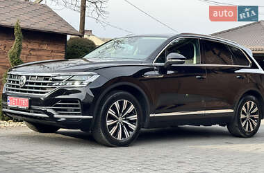 Внедорожник / Кроссовер Volkswagen Touareg 2019 в Дубно