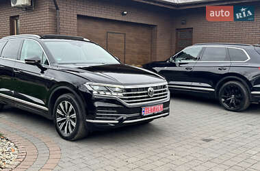 Внедорожник / Кроссовер Volkswagen Touareg 2019 в Дубно