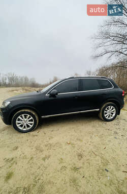 Внедорожник / Кроссовер Volkswagen Touareg 2012 в Киеве