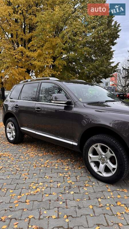 Внедорожник / Кроссовер Volkswagen Touareg 2008 в Черновцах