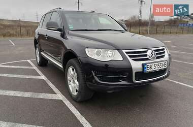 Позашляховик / Кросовер Volkswagen Touareg 2008 в Рівному