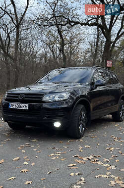 Внедорожник / Кроссовер Volkswagen Touareg 2012 в Днепре