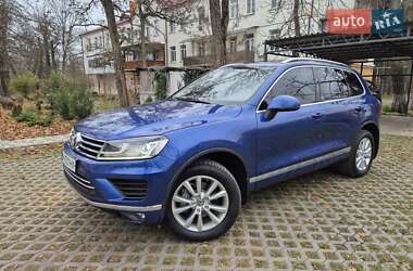Внедорожник / Кроссовер Volkswagen Touareg 2015 в Одессе