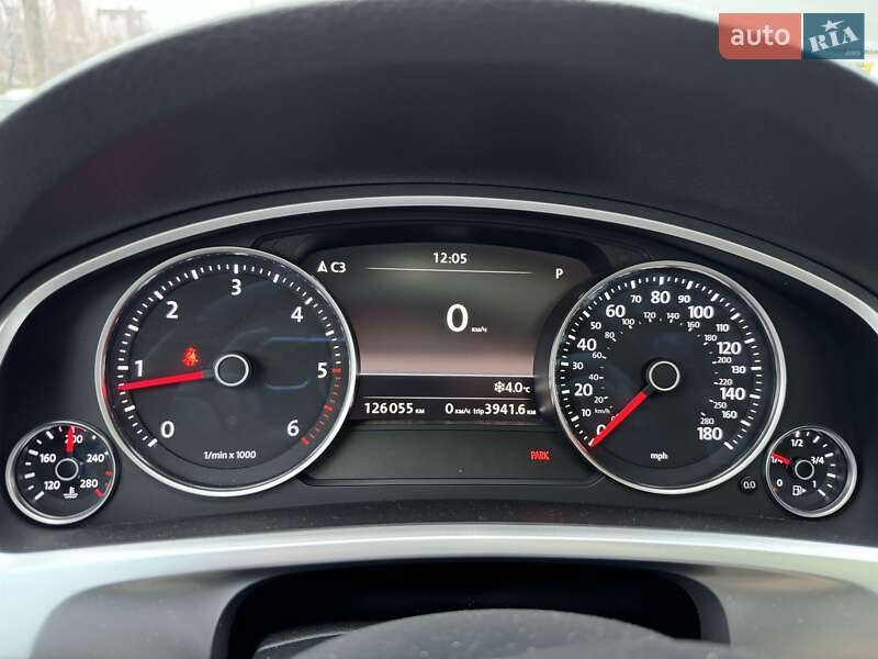 Позашляховик / Кросовер Volkswagen Touareg 2015 в Вінниці