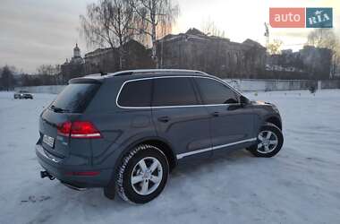 Внедорожник / Кроссовер Volkswagen Touareg 2013 в Конотопе