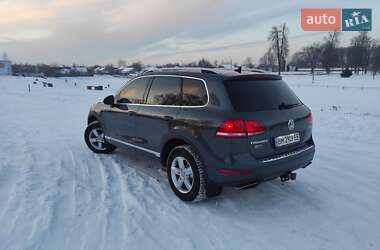 Внедорожник / Кроссовер Volkswagen Touareg 2013 в Конотопе