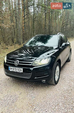 Внедорожник / Кроссовер Volkswagen Touareg 2012 в Киеве