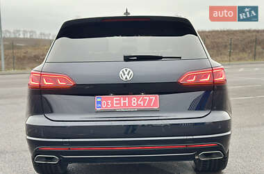 Позашляховик / Кросовер Volkswagen Touareg 2020 в Рівному