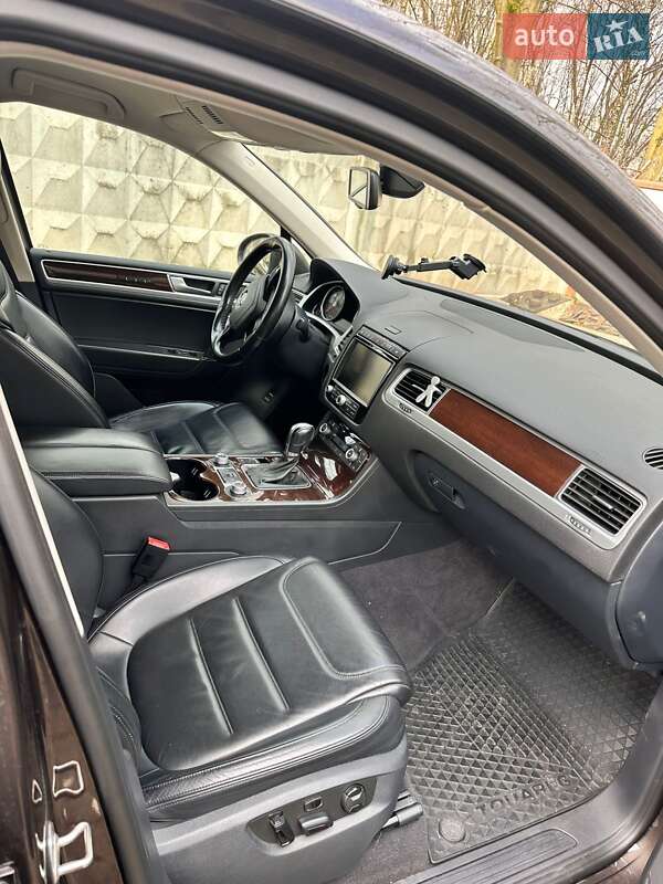 Позашляховик / Кросовер Volkswagen Touareg 2016 в Львові