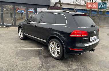 Внедорожник / Кроссовер Volkswagen Touareg 2013 в Киеве