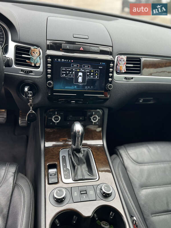 Внедорожник / Кроссовер Volkswagen Touareg 2012 в Измаиле