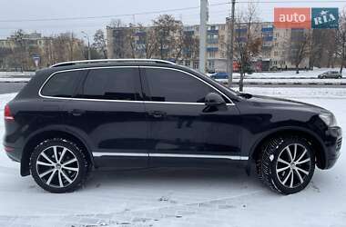 Внедорожник / Кроссовер Volkswagen Touareg 2012 в Харькове