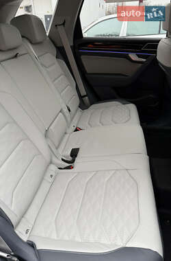 Внедорожник / Кроссовер Volkswagen Touareg 2024 в 