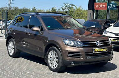 Позашляховик / Кросовер Volkswagen Touareg 2011 в Чернівцях