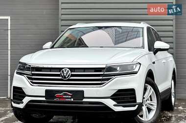 Внедорожник / Кроссовер Volkswagen Touareg 2020 в Киеве