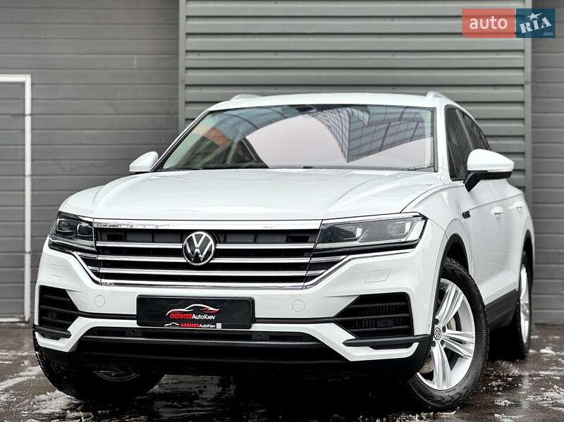 Позашляховик / Кросовер Volkswagen Touareg 2020 в Києві