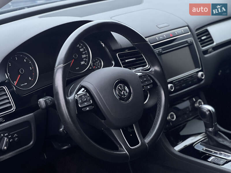 Позашляховик / Кросовер Volkswagen Touareg 2015 в Ужгороді фото 14 Позашляховик / Кросовер Volkswagen Touareg 2015 в Ужгороді