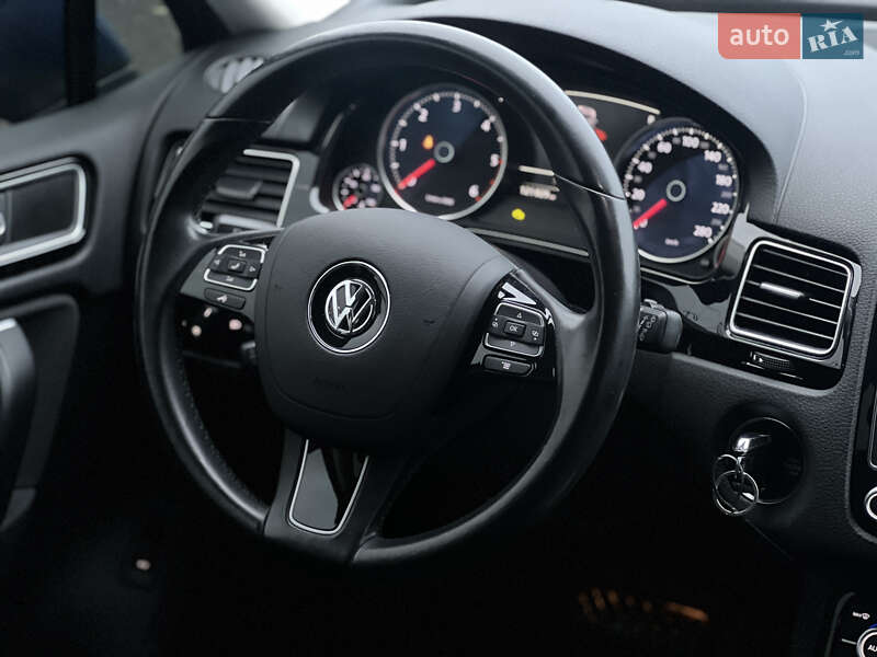 Позашляховик / Кросовер Volkswagen Touareg 2015 в Ужгороді фото 18 Позашляховик / Кросовер Volkswagen Touareg 2015 в Ужгороді