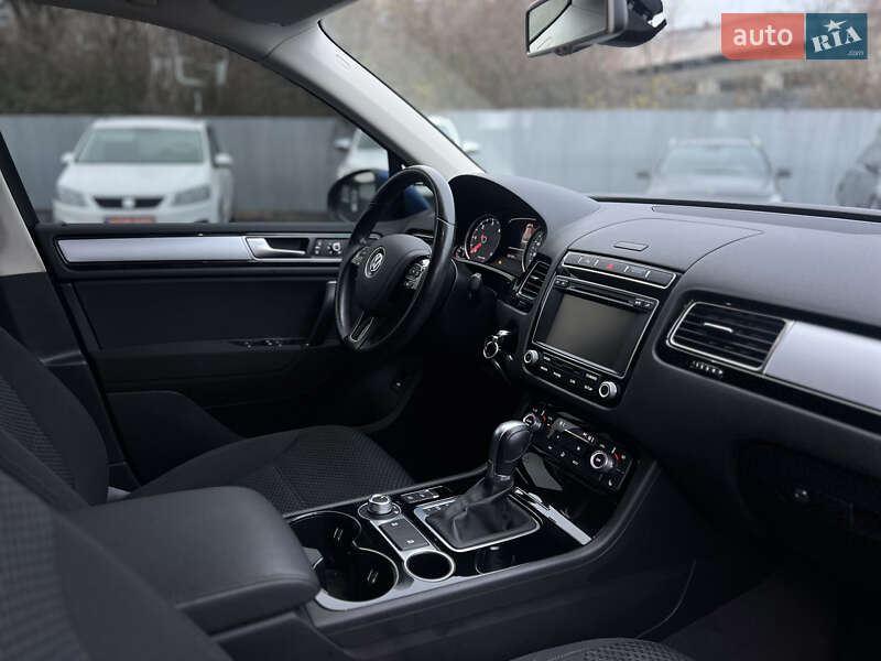 Позашляховик / Кросовер Volkswagen Touareg 2015 в Ужгороді фото 22 Позашляховик / Кросовер Volkswagen Touareg 2015 в Ужгороді