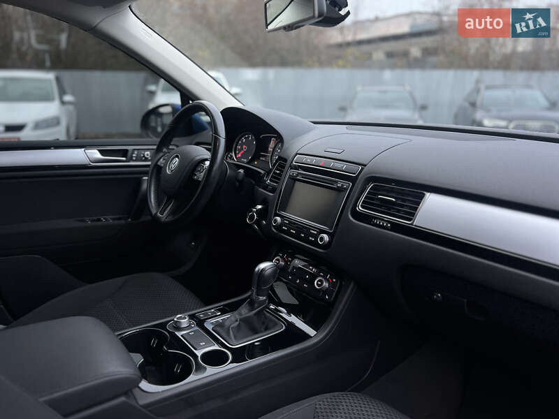 Позашляховик / Кросовер Volkswagen Touareg 2015 в Ужгороді фото 23 Позашляховик / Кросовер Volkswagen Touareg 2015 в Ужгороді