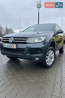 Внедорожник / Кроссовер Volkswagen Touareg 2013 в Луцке