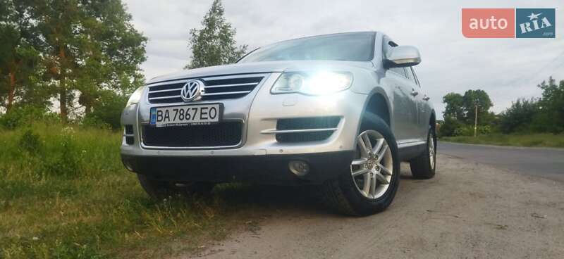 Внедорожник / Кроссовер Volkswagen Touareg 2008 в Хмельницком