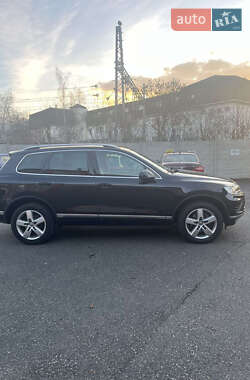 Внедорожник / Кроссовер Volkswagen Touareg 2017 в 