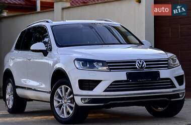 Внедорожник / Кроссовер Volkswagen Touareg 2015 в Одессе