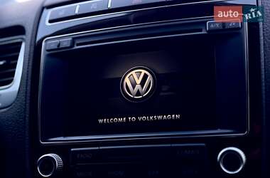 Внедорожник / Кроссовер Volkswagen Touareg 2015 в Одессе