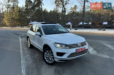 Внедорожник / Кроссовер Volkswagen Touareg 2015 в Луцке