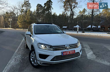 Внедорожник / Кроссовер Volkswagen Touareg 2015 в Луцке