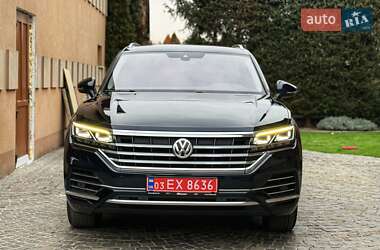 Позашляховик / Кросовер Volkswagen Touareg 2019 в Мукачевому