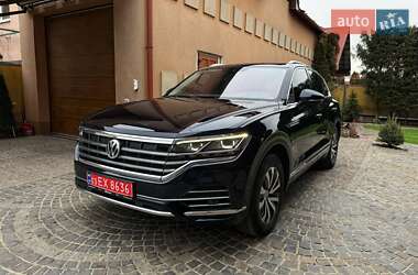 Позашляховик / Кросовер Volkswagen Touareg 2019 в Мукачевому