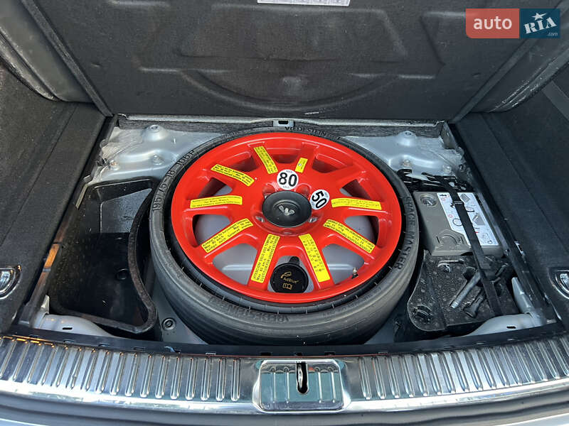 Внедорожник / Кроссовер Volkswagen Touareg 2014 в Запорожье