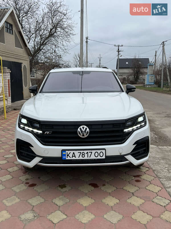 Позашляховик / Кросовер Volkswagen Touareg 2019 в Первомайську