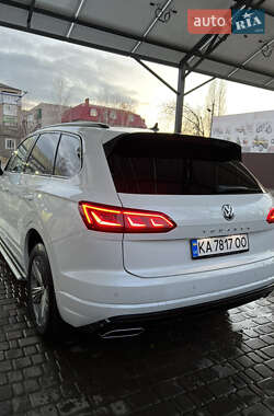 Внедорожник / Кроссовер Volkswagen Touareg 2019 в 