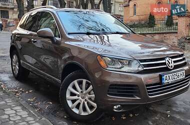 Позашляховик / Кросовер Volkswagen Touareg 2011 в Чернівцях